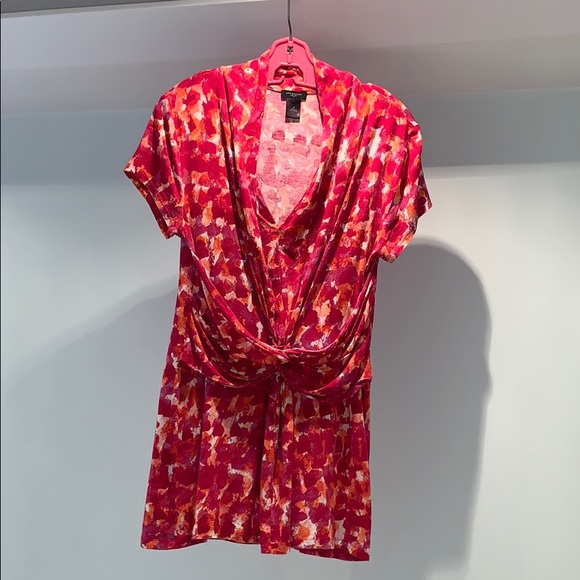 Ann Taylor v-neck T-shirt with twist detail - Picture 3 of 4